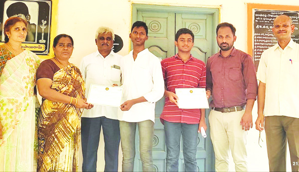 పోటీ పరీక్షలతో విద్యా ప్రమాణాలు మెరుగు