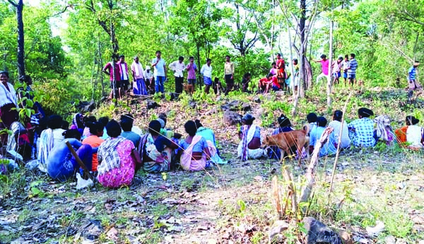 పెండింగ్‌లో ఉన్న తునికాకు బోనస్‌ తక్షణమే చెల్లించాలి