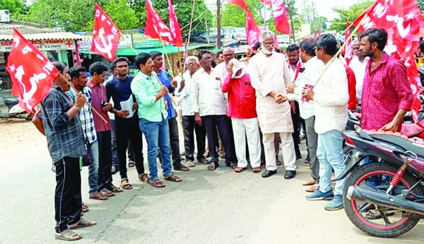 పోలవరం నిర్వాసితుల సమస్యలపై సిపిఐ బైక్‌ ర్యాలీ