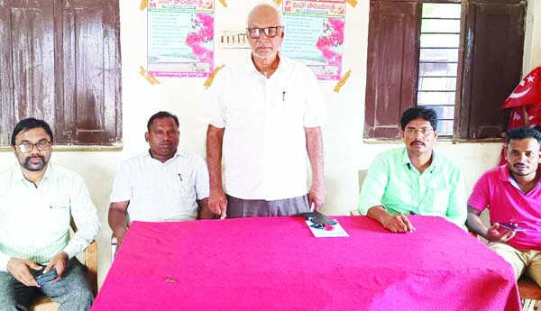  రెడ్‌ షర్ట్‌ వాలంటీర్లదే కీలకపాత్ర