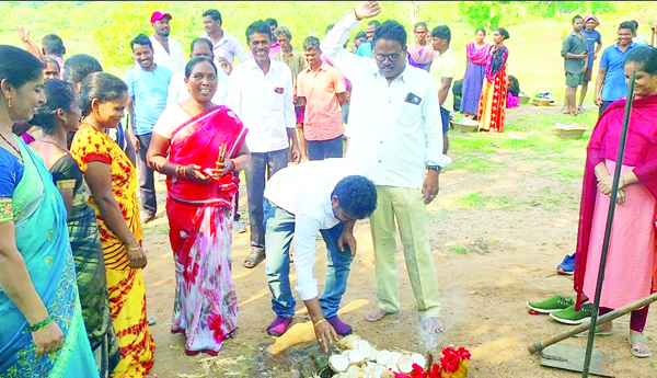 అభివృద్ధి పనులకు భూమి పూజ