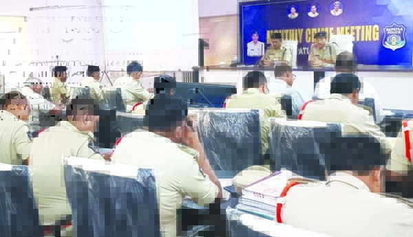 పరిమితికి మించి ప్రయాణిస్తే చర్యలు: ఎస్‌పి