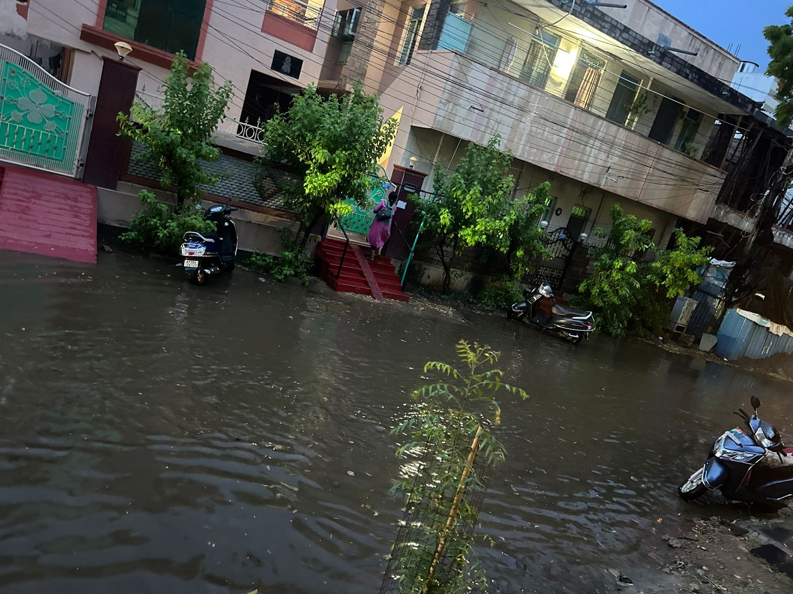 పలు ప్రాంతాల్లో జోరువాన