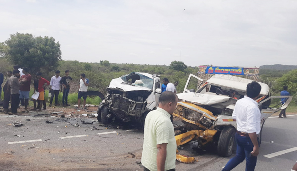 road-accident-in-satyasai-dist