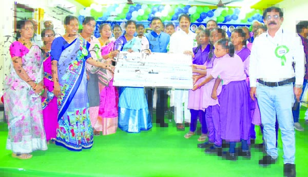 ప్రభుత్వ విద్యలో నూతన సంస్కరణలకు శ్రీకారం: మోపిదేవి