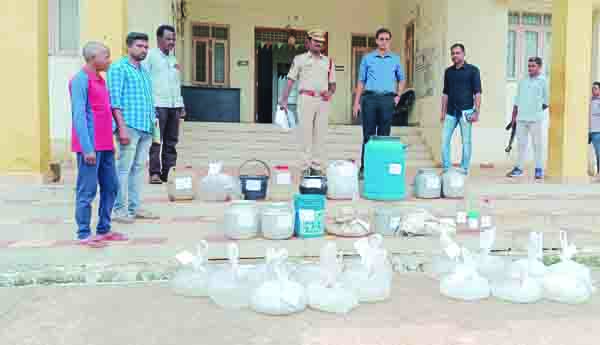 సారా రవాణా చట్టరీత్యా నేరం