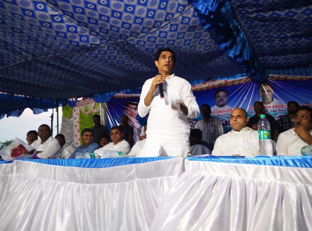 మాట్లాడుతున్న రాష్ట్ర ఆర్థిక శాఖ మంత్రి బుగ్గన రాజేంద్ర నాథ్‌ రెడ్డి