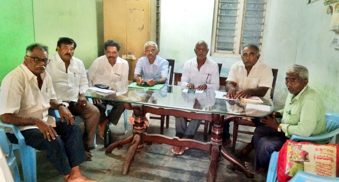 చేనేత సమస్యలపై 19న ధర్నాలు