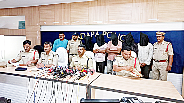 హత్య కేసులో ఆరుగురు అరెస్టు