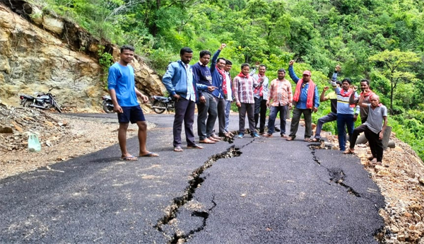 Bad-asphalt-road-in-Rangabayalu-Action-should-be-taken-CPM-demand