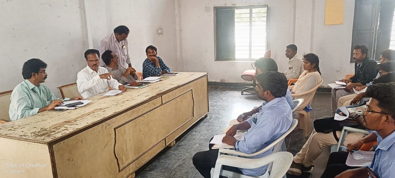 జగనన్న గృహాలను పూర్తి చేయాలి