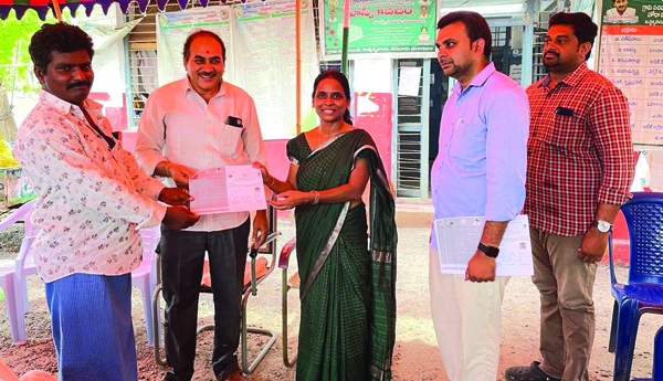 ప్రతి రైతూ కౌలు కార్డులు తీసుకోవాలి