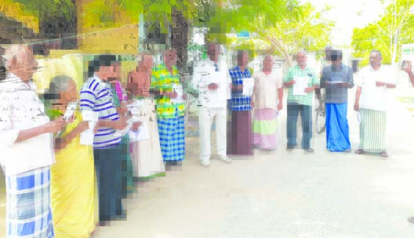 చేనేత ధర్నాలను జయప్రదం చేయండి