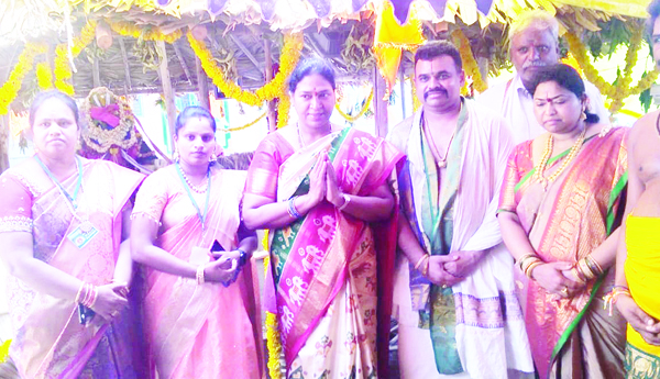 వైభవంగా విగ్రహ ప్రతిష్టాపన