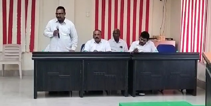 వినుకొండలో పనులన్నీ అనధికారికమే