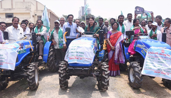 ysr-rythu-yantra-seva-in-kakinada