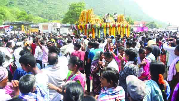 వైభవంగా గిరి ప్రదక్షిణ