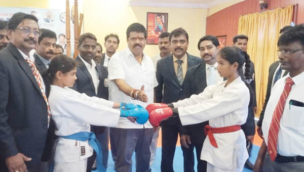 పెద్దిపాలెంలో రాష్ట్ర స్థాయి కరాటే పోటీలు