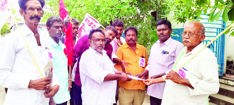 భవన నిర్మాణ కార్మికులకు సంక్షేమ పథకాలు ఇవ్వండి