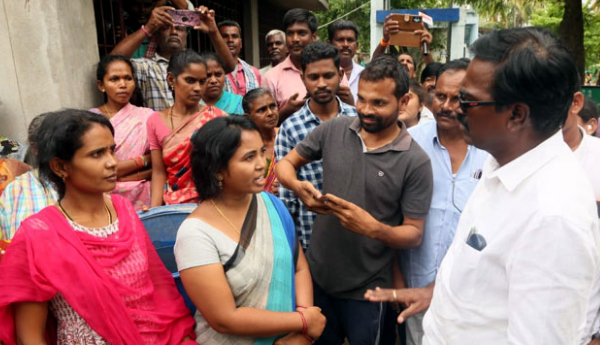 పునరావాస కేంద్రాల్లో ఏర్పాట్లను పరిశీలించిన మంత్రి పువ్వాడ