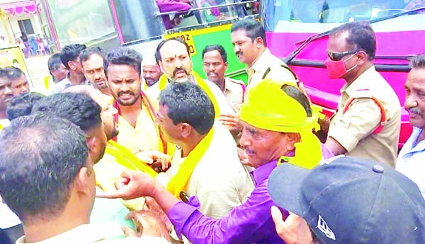 తెలుగు తమ్ముళ్ల బాహాబాహీ