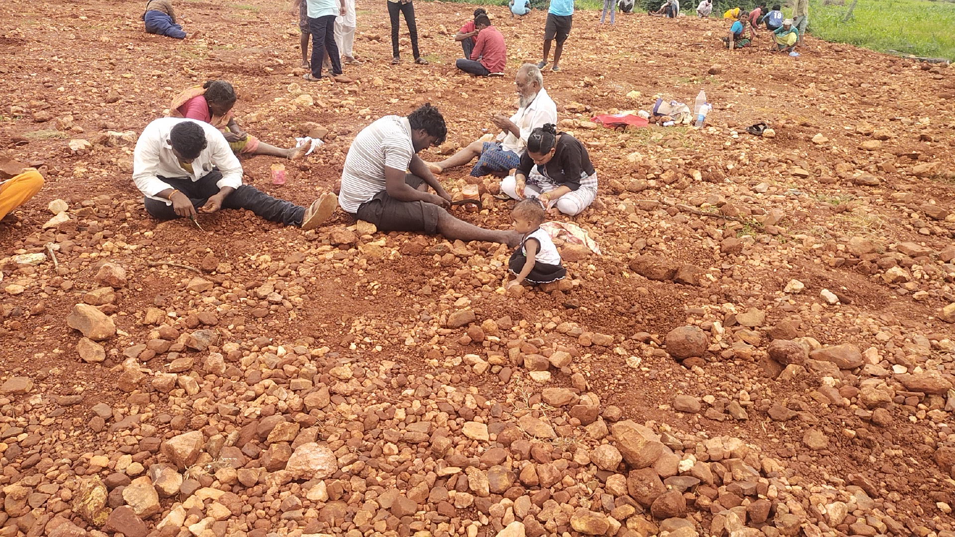 వేలంవెర్రిగా వజ్రాల వేట