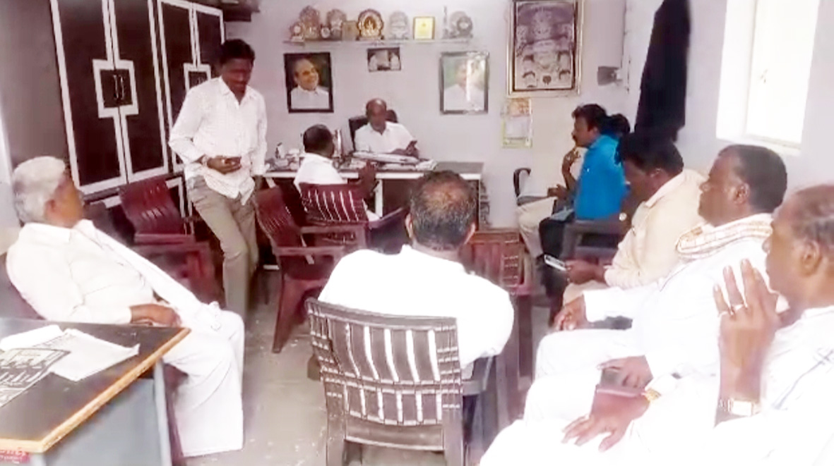 మంత్రి రాంబాబుకు వ్యతిరేకంగా అసమ్మతి నాయకుల రహస్య సమావేశం