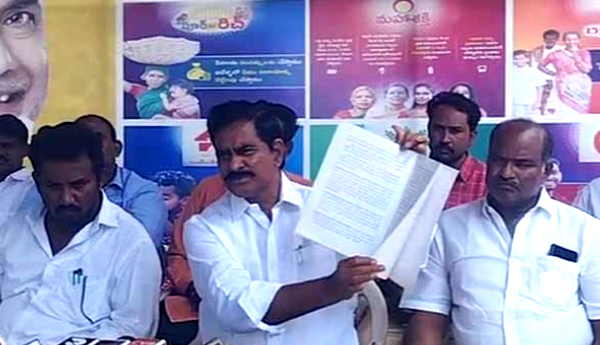 ప్రాజెక్టులకు పేర్లు మార్చడం తప్ప వైసిపి ఉద్ధరించింది ఏమీ లేదు : దేవినేని ఉమ