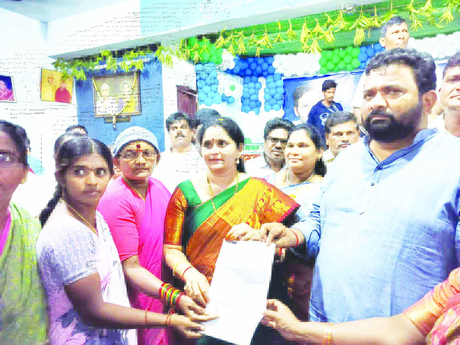 అర్హులకు పథకాలు అందజేయడమే లక్ష్యం - జిల్లా పరిషత్‌ ఛైర్‌పర్సన్‌ ఘంటా పద్మశ్రీ