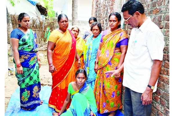  పటవలలో కౌలురైతు ఆత్మహత్య