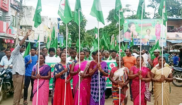  ఐక్య పోరాటాలతో హక్కులకు రక్షణ