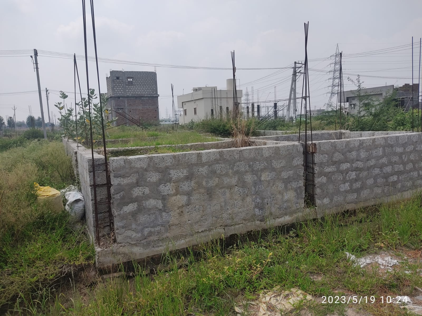 బారెడు లక్ష్యం.. మూరెడు నిర్మాణం..