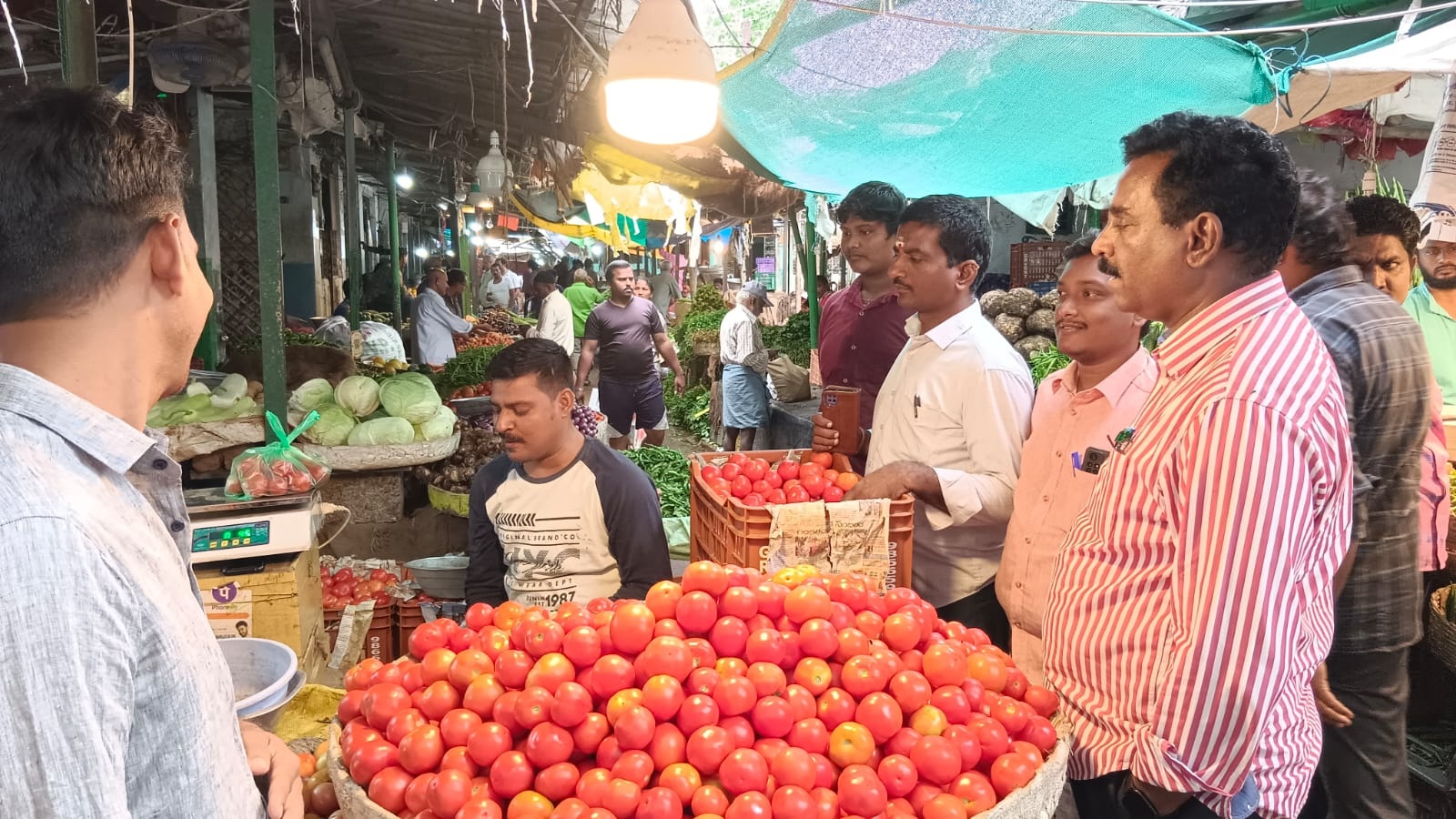 గుంటూరులో విజిలెన్సు తనిఖీలు
