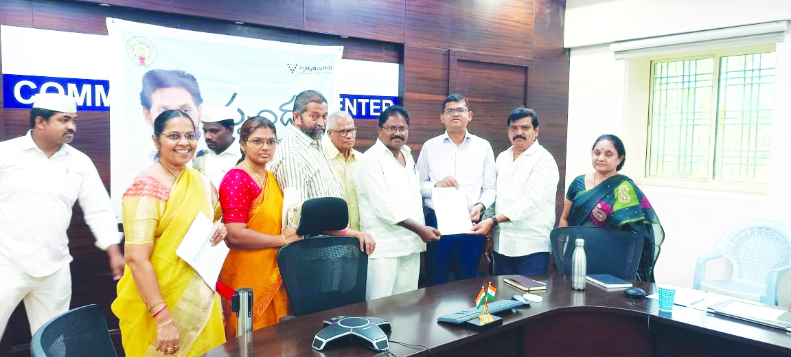 డ్రైన్ల నిర్మాణ పనులను వెంటనే ప్రారంభించాలి