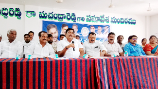 సమావేశంలో మాట్లాడుతున్న హరీష్‌రెడ్డి