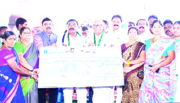 హామీల అమలుకు కృషి : మంత్రి