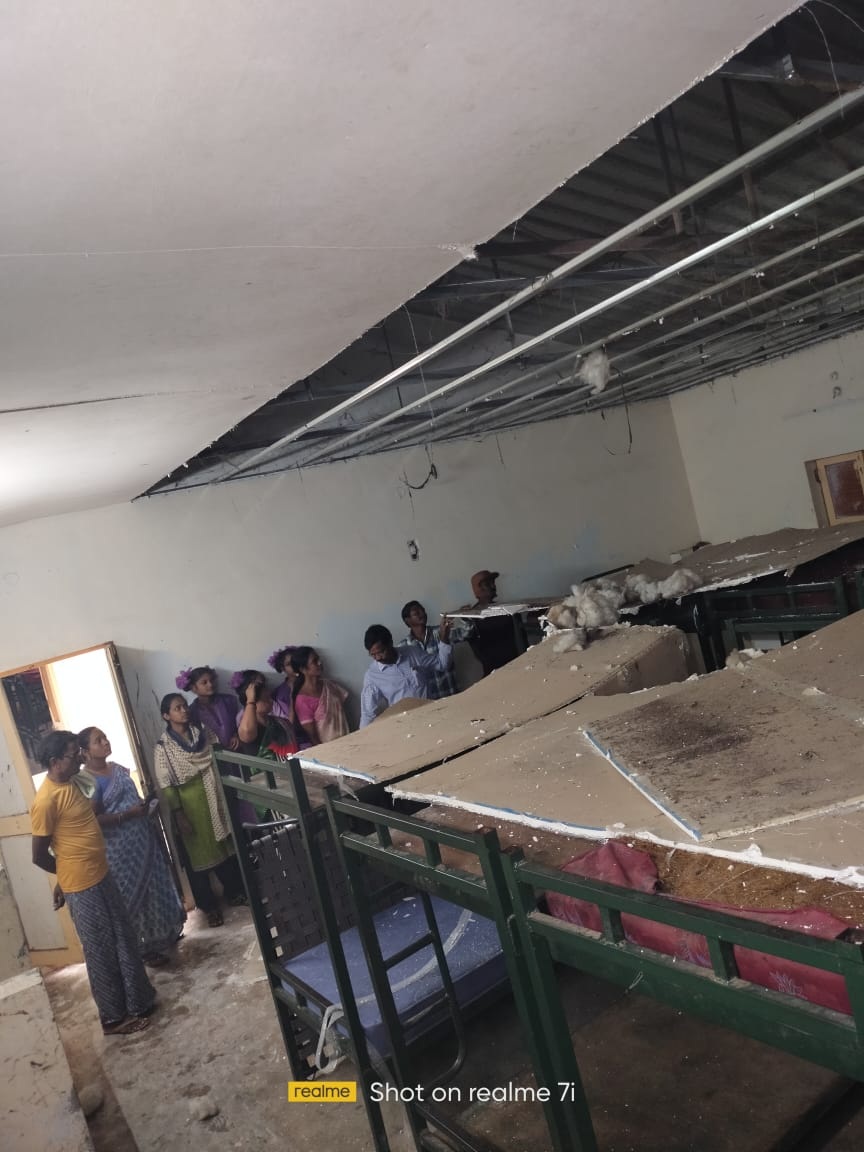 ఆశ్రమ పాఠశాల విద్యార్థులకు గాయాలు