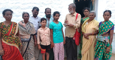 కుటుంబాన్ని ఆదుకోవాలి