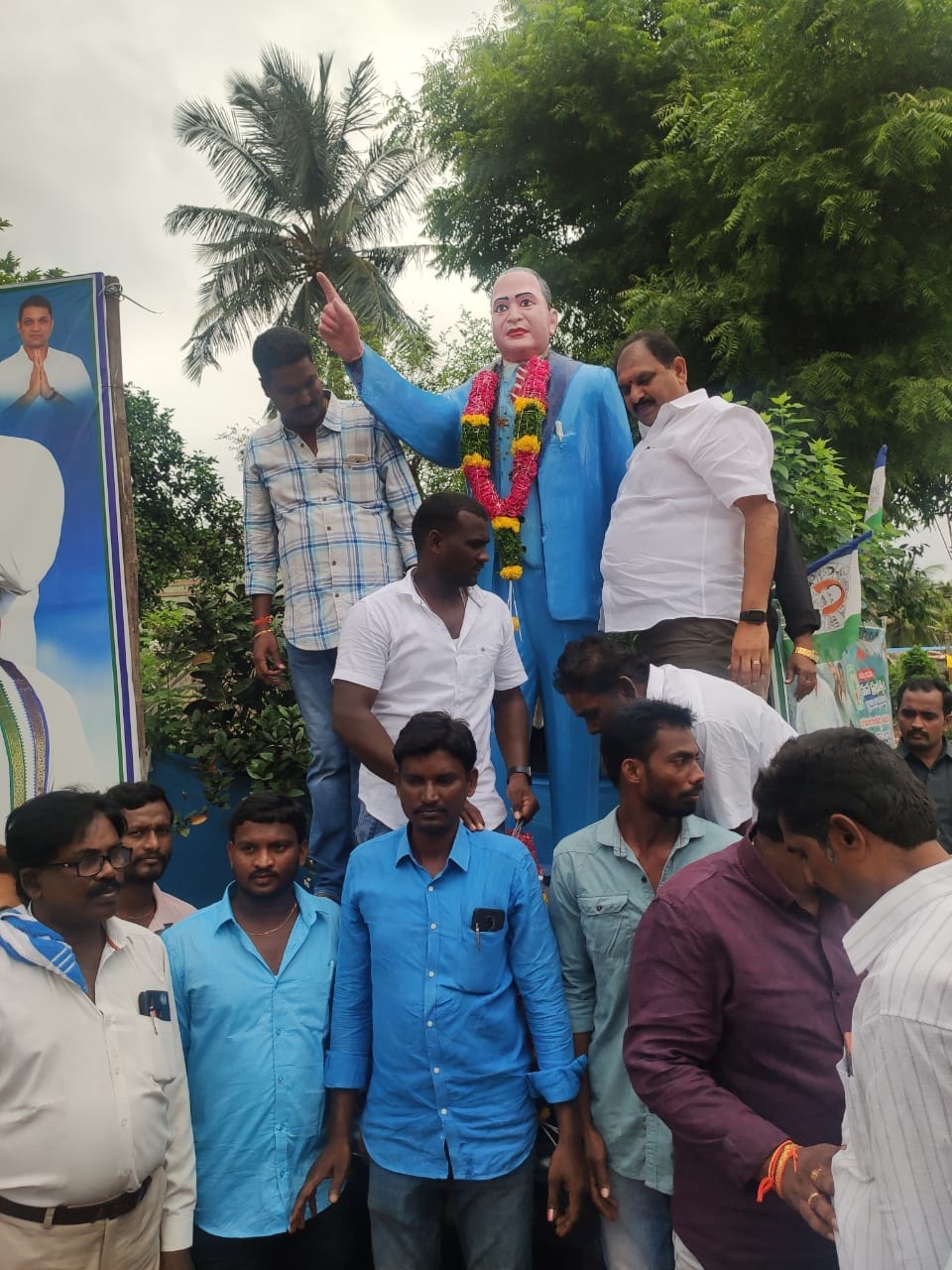 'జగనన్న సురక్ష' సేవలను వినియోగించుకోవాలి