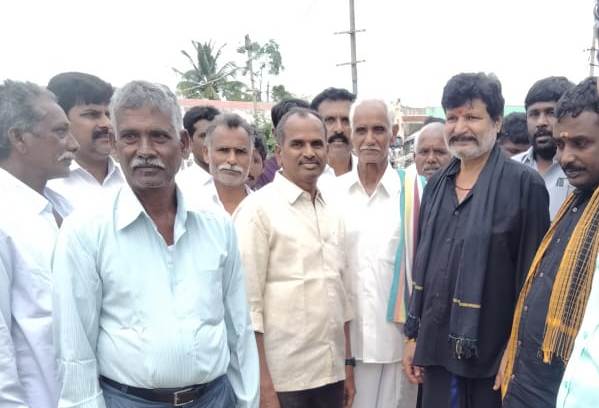 గడప గడపకూ కార్యక్రమంలో ఎమ్మెల్యే ద్వారకనాథ్‌రెడ్డి