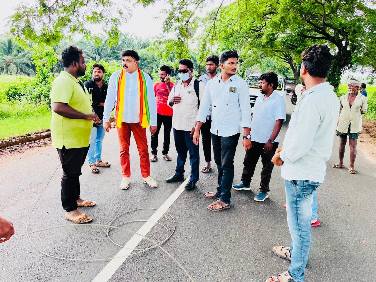 ప్రయాణీకులను కాపాడిన 'సొంగా రోషన్‌'