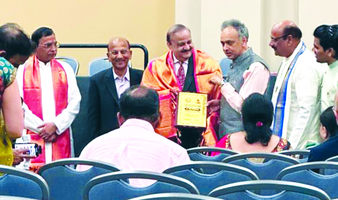 తానా సభల్లో డాక్టర్‌ 'ఇండ్ల'కు సత్కారం