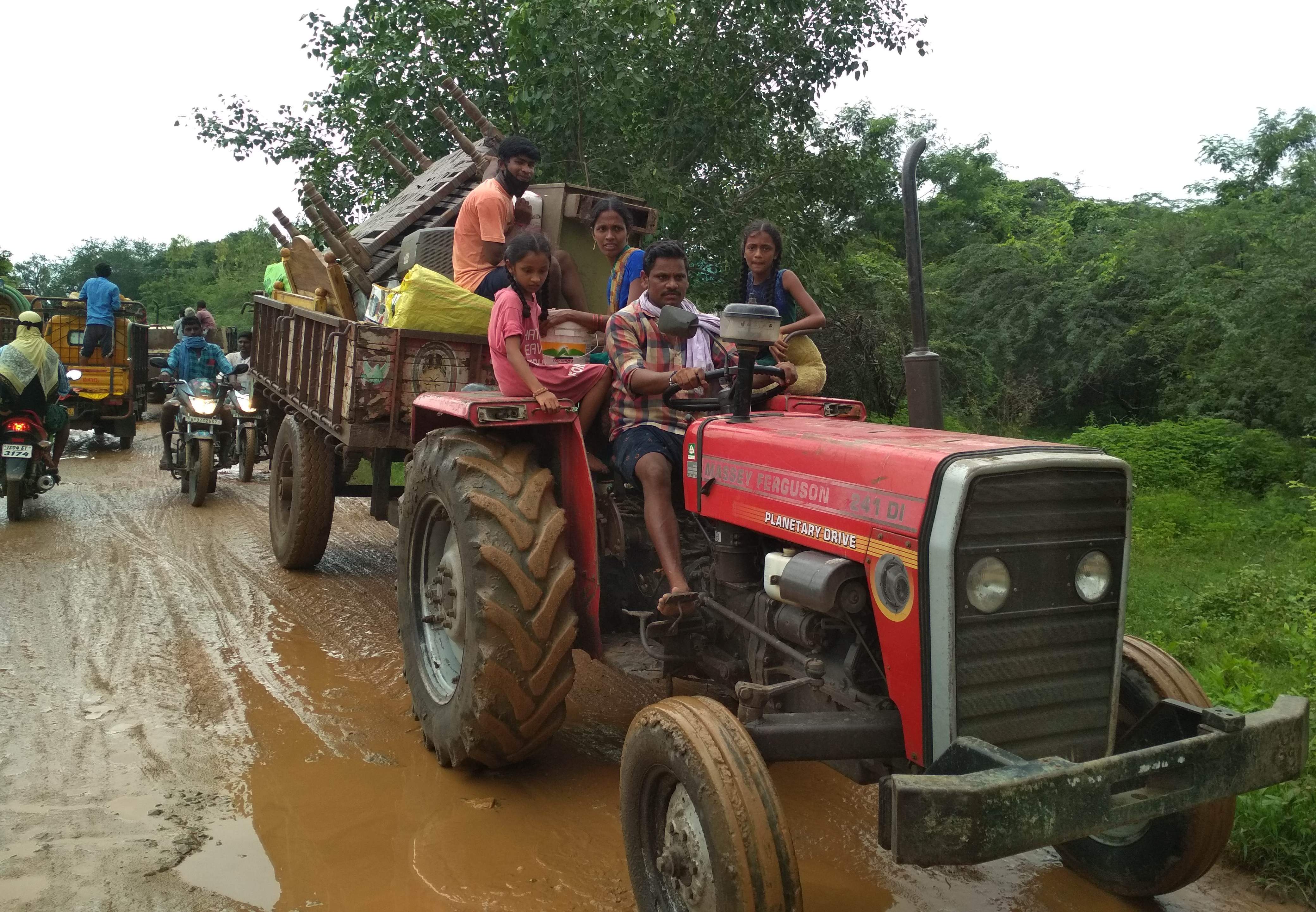 ముంపు గ్రామాలు గజగజ