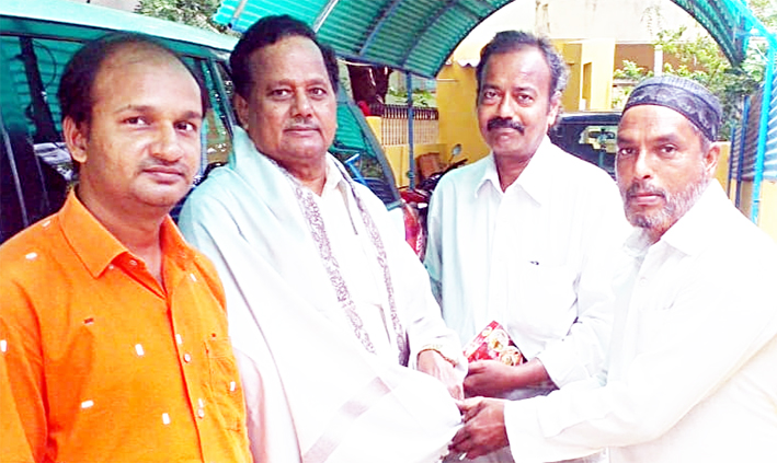 విద్యాదాత ఖాసింఖాన్‌కు సత్కారం