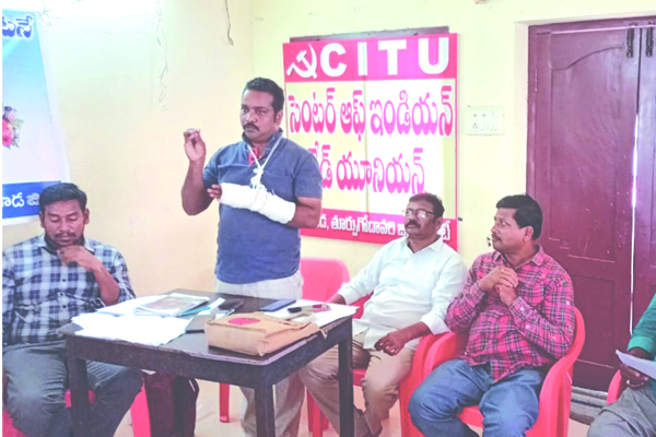 ట్రాన్స్‌పోర్ట్‌ వాహనాలపై ట్యాక్స్‌ తగ్గించాలి