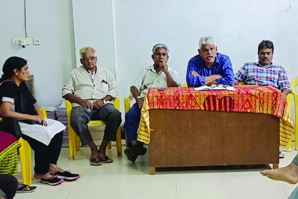 ప్రజలపై విద్యుత్‌ ఛార్జీల భారాలు తగ్గించాలి