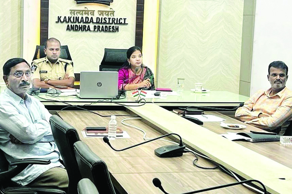 వరదలపై అధికారులు అప్రమత్తంగా ఉండాలి