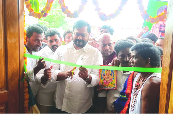 సంక్షేమ పథకాలను వినియోగించుకోవాలి