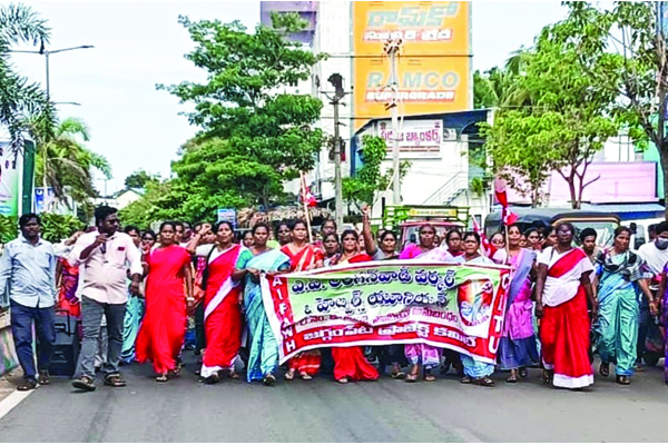 సమస్యలు తక్షణం పరిష్కరించాలి