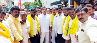 చైతన్య రథయాత్రలో పాల్గొన్న టిడిపి నాయకులు